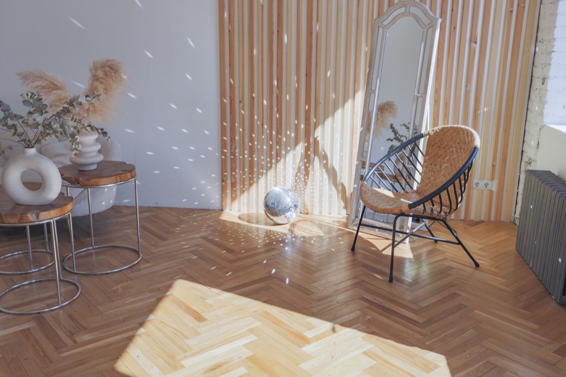 Ciepło z dołu: Wybieramy drewnianą podłogę idealną do ogrzewania podłogowego